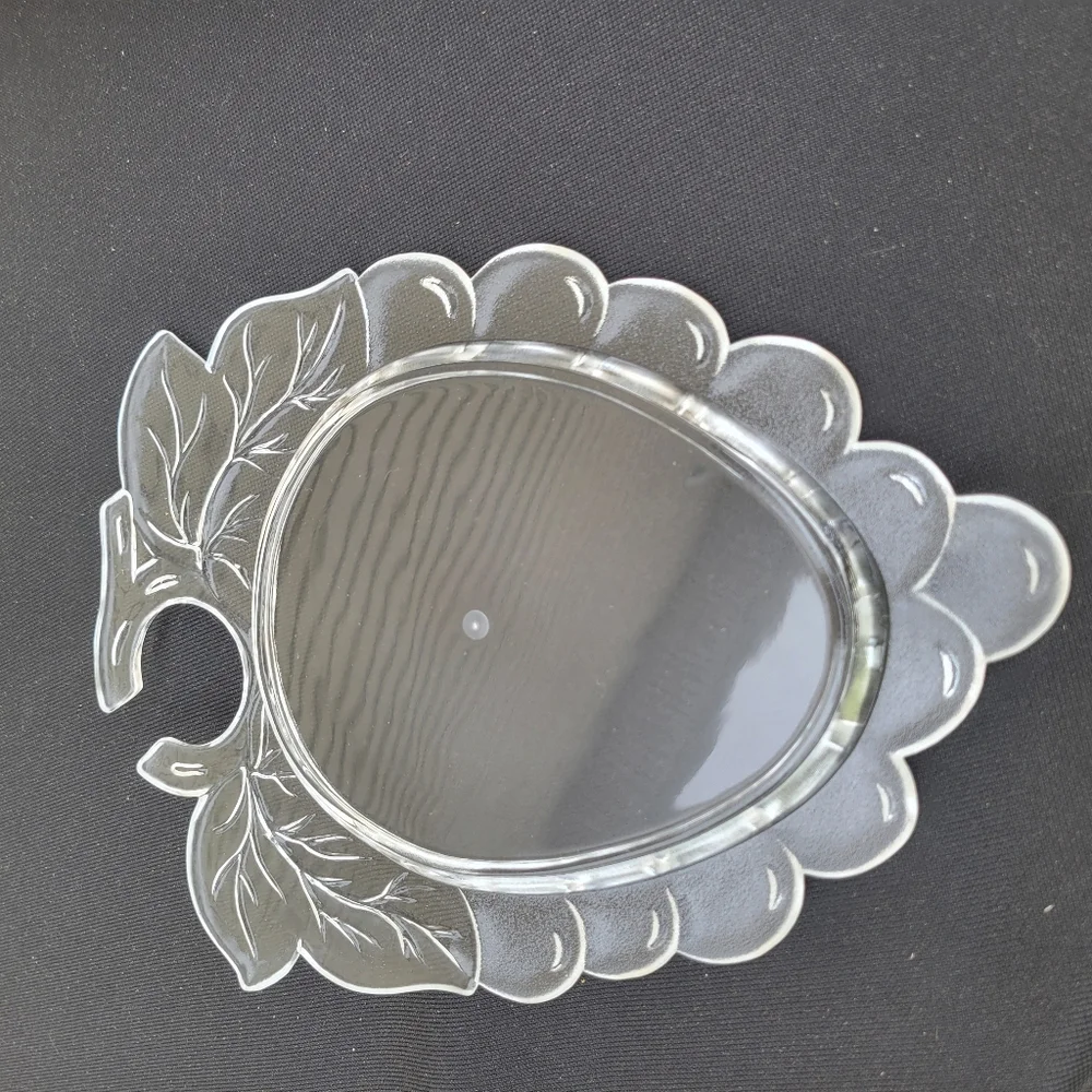 Party Plate Set (4) ~ Wine Holder For a Free Hand ~ Wine Club! Retro ~ NIB